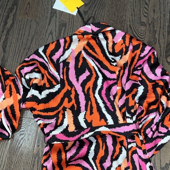 Women's Long Satin Disco Zebra Pink Robe - DVF x Target XXS NWT - Picture 3 of 7